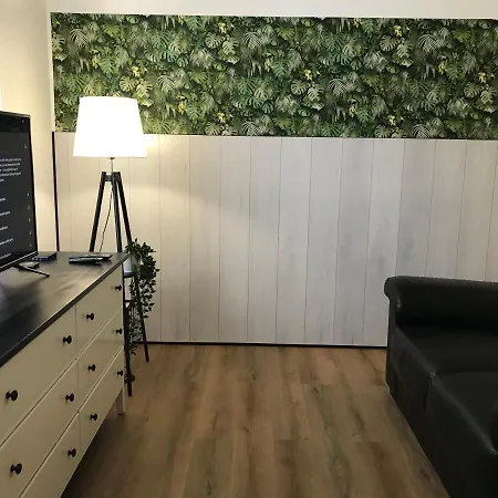 By Night Apartment *